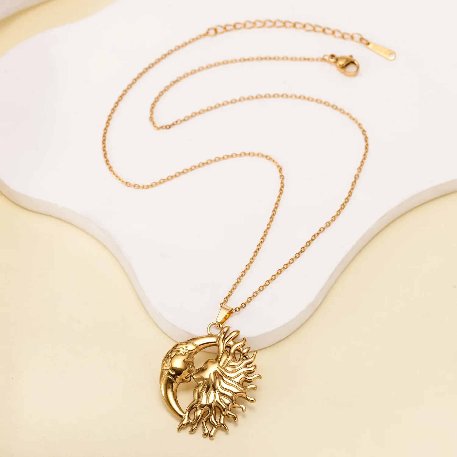 Zon en maan ketting voor koppe - Vintage Fashion Look recensie en prijs
